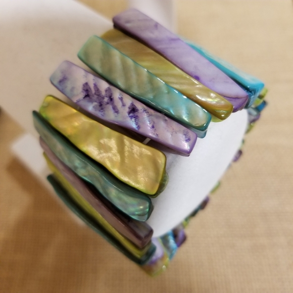 Abalone Shell Stretch Bracelet - Picture 7 of 12